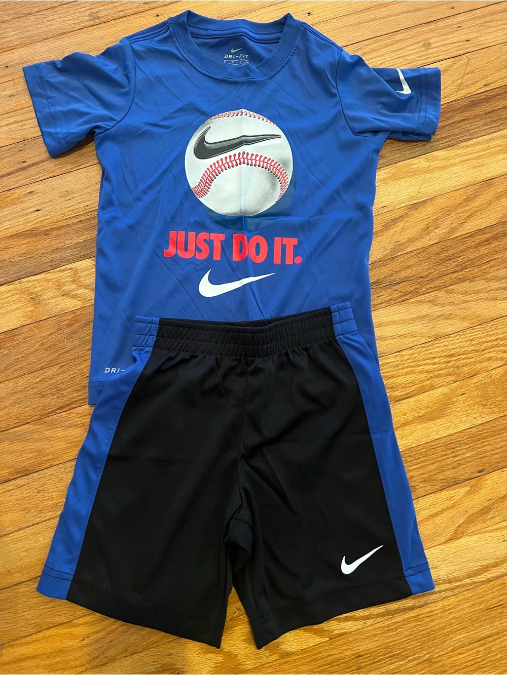 Nike Boys' Royal Blue Dri-FIT T-Shirt and matching shorts size small